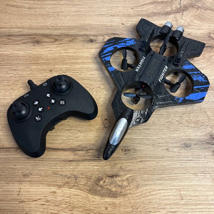 Іграшка-самоліт-квадрокоптер на радіоуправлінні