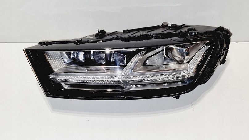 Reflektor prawy i lewy full led Audi Q7 4m0 matrix europa