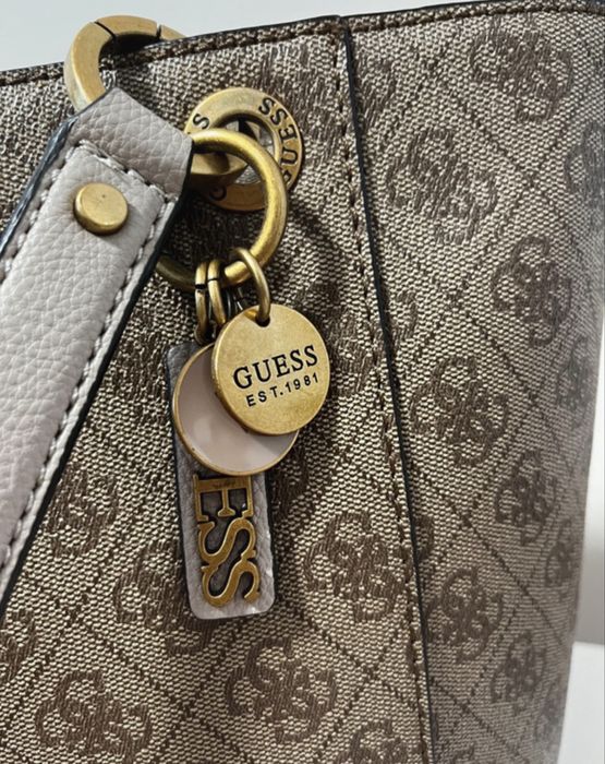 Torebka beżowa guess shopper monogram