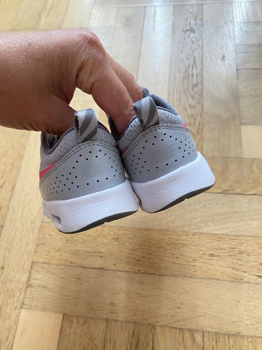 Кросівки nike оригінал 21р