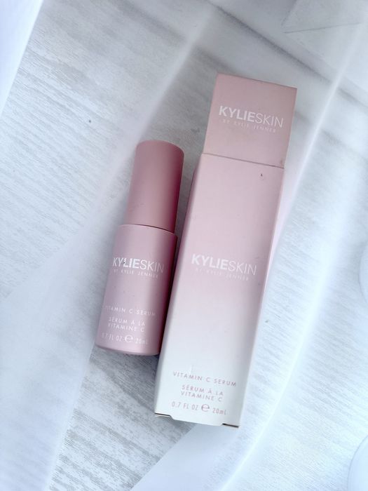 KYLIE SKIN Vitamin C Serum Serum z witamina