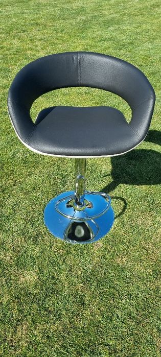 Hoker stołek krzesło barowe Actona Grace