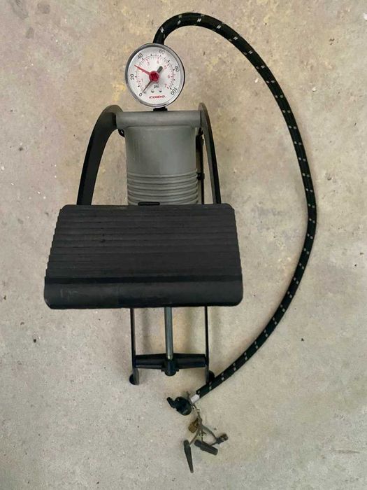 Насос для автомобіля