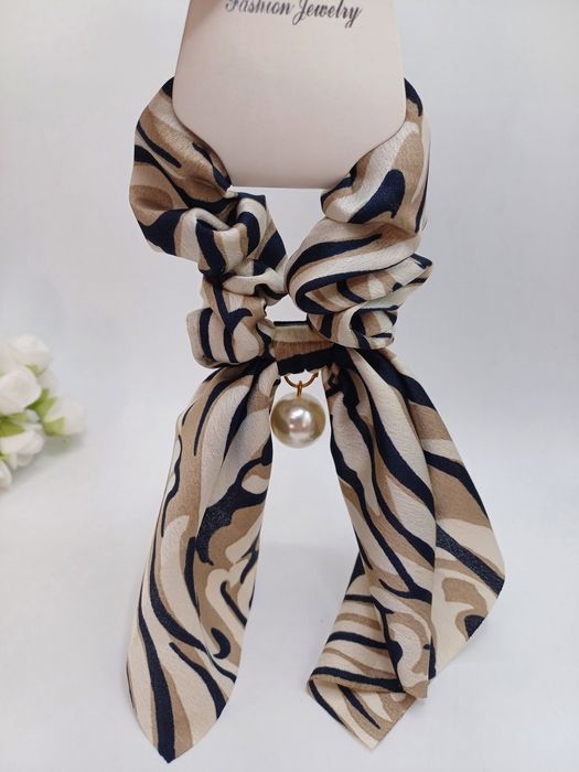 Gumka marszczona  z perłą