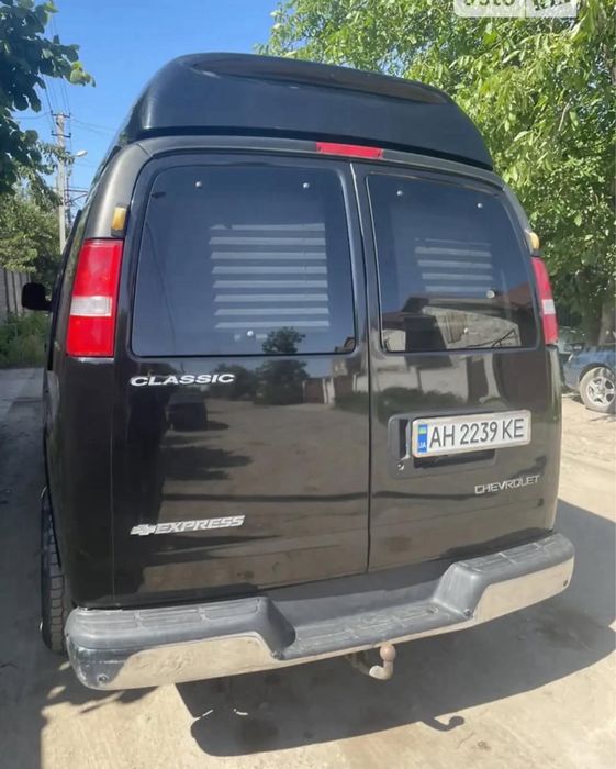 Автомобиль Chevrolet Express