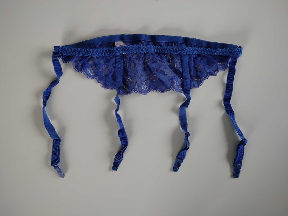 Chabrowy pas do pończoch marki Triumph. Rozmiar EU75