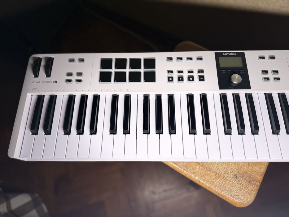 Midi-клавіатура Arturia Keylab Essential 61 mk3