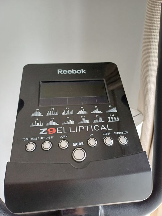 Elíptica Reebok Z9 – Excelente estado / Ideal para treino em casa