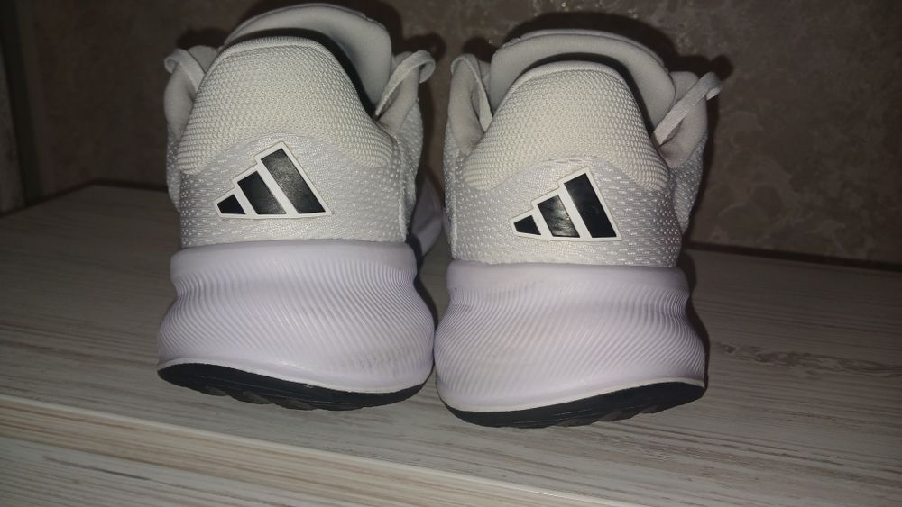Кросівки Adidas Response (Оригінал, р. 44 2/3)