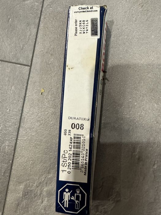 Нова Свічка накалу, розжарення Бош 0250202142 для мерседес, джип 2,7