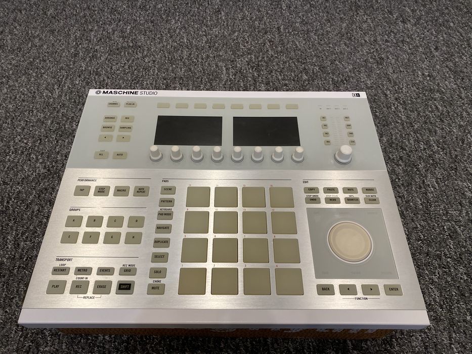 Native Instruments - Maschine Studio
