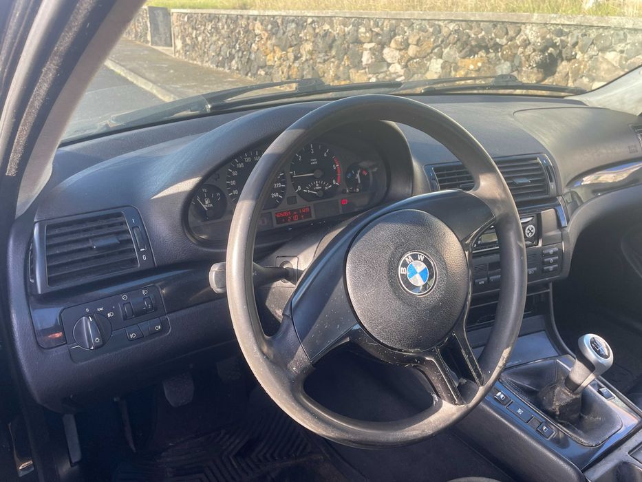 BMW 320d de 2001 em estado razoável