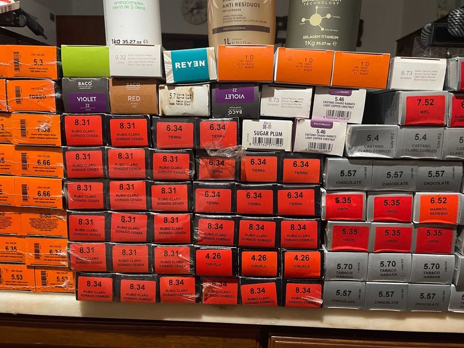 Tintas para Cabelo + Pranchas de Alisamento