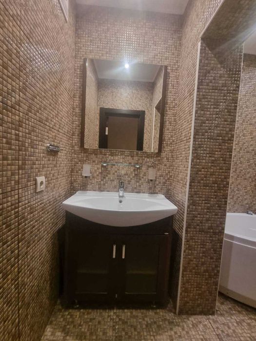 без комісії здам 4 кім квартиру вул. Старонаводницька 8 Б
