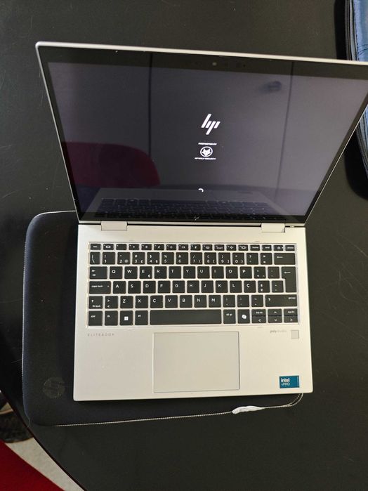 HP Elitebook 830 x360 G11 (Core Ultra 7, 32GB RAM, Teclado PT, com docking station)