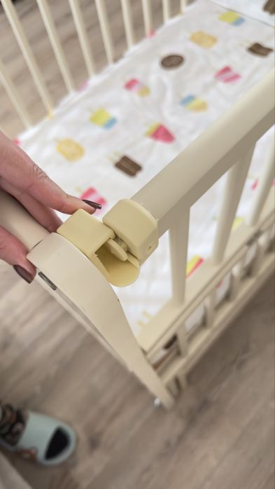 Дитяче ліжко колиска з маятником та матрац. Постіль дитяча