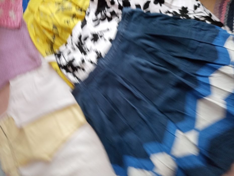 Безкоштовно ,жіночий одяг