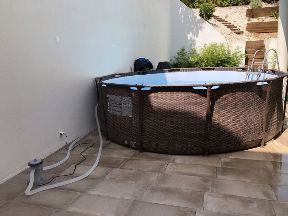 Piscina Desmontável Bestway Steel Pro MAX Como Nova
