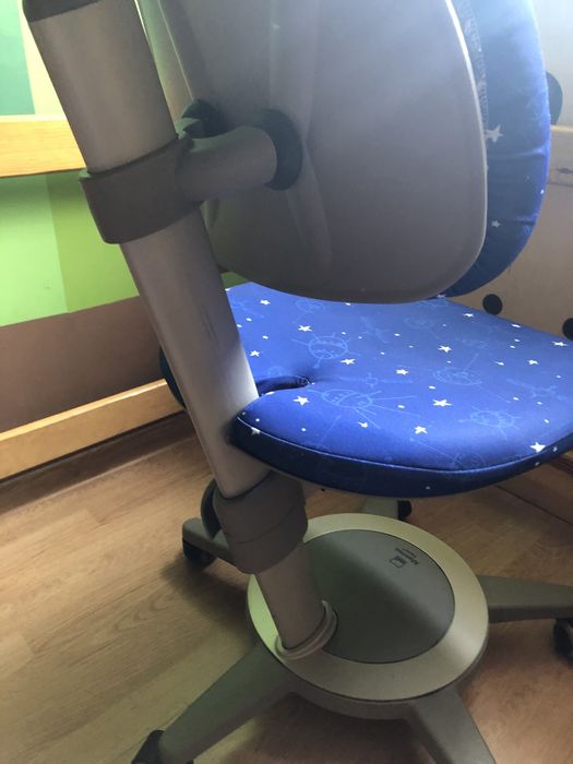 Ergonomiczne krzesło obrotowe na kółkach moll maximo forte
