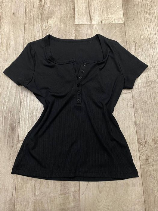 Приталенная футболка поло топ с пуговицами y2k