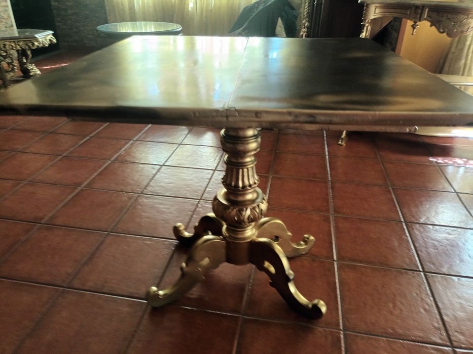 Mesa de Jogo muito antiga