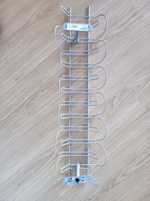 Suporte tomadas secretária IKEA