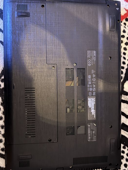 Laptop Acer Aspire E5-575G