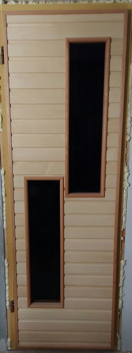 Двері для сауни комбіновані.