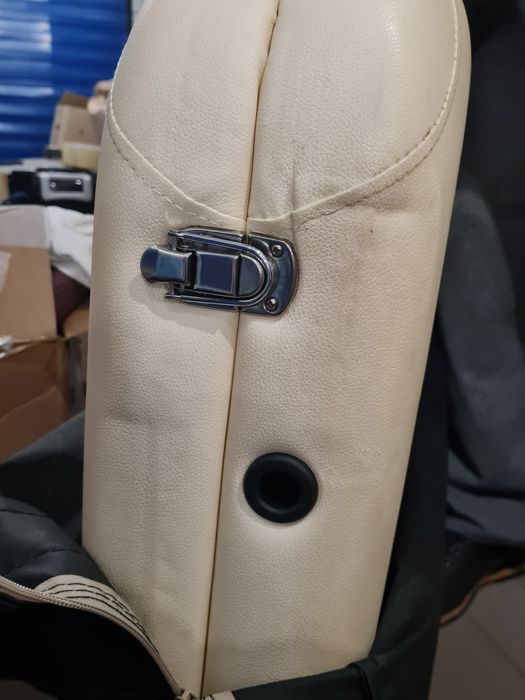 Складний двосекційний масажний стіл JOY від ART OF CHOICE Бежевий