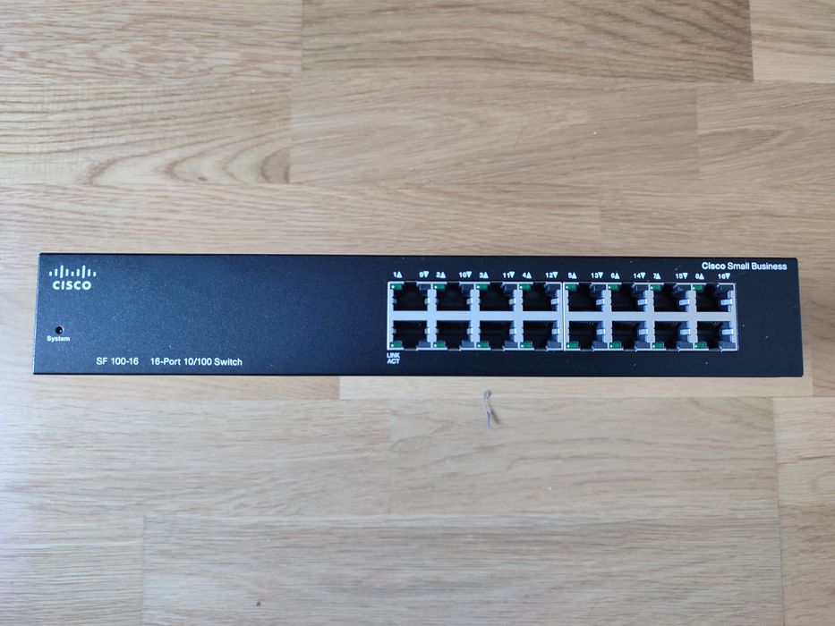 Switch Cisco SF 100-16