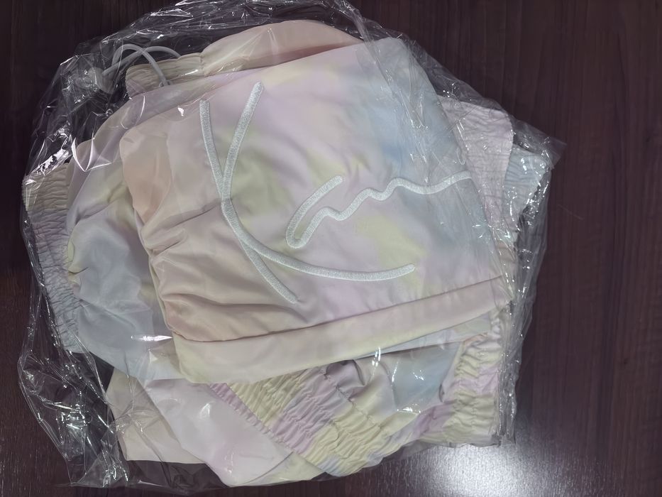 Conjunto Karl Kani Criança XS – Fato de Treino Pastel Original