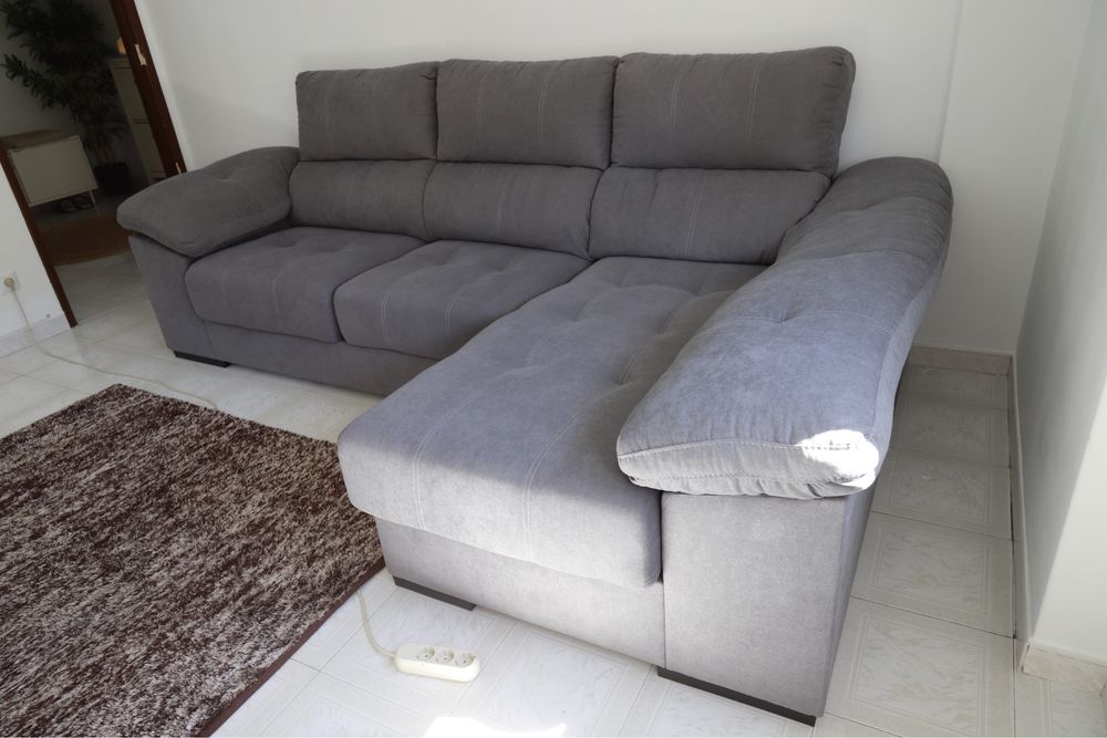 Sofá chaise long cinzento