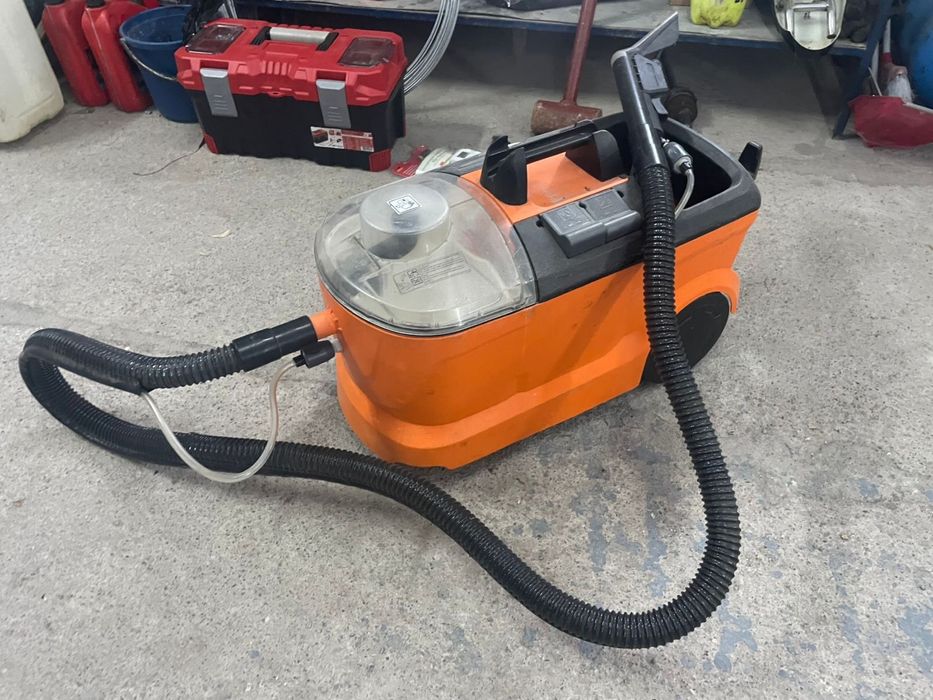 Пилосос Karcher миючий