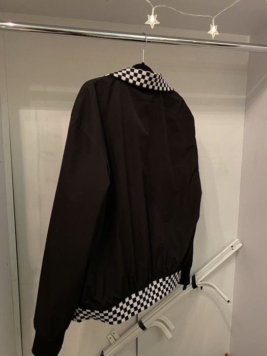 Чоловіча вітровка Bershka