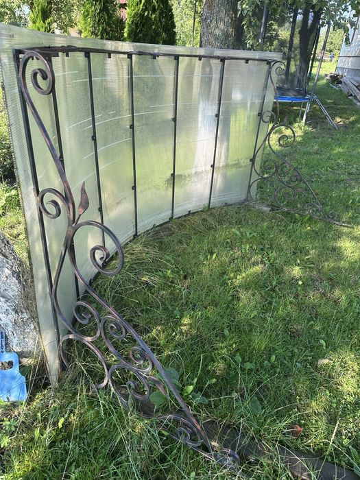 Дашок навіс кований з полікарбонатом накриття