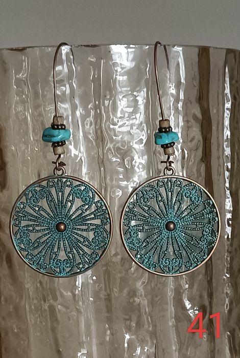 Brincos novos diversos