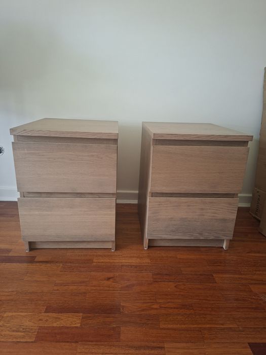 Par de Mesas de Cabeceira KULLEN / MALM IKEA (Efeito Carvalho com Pátina Clara)