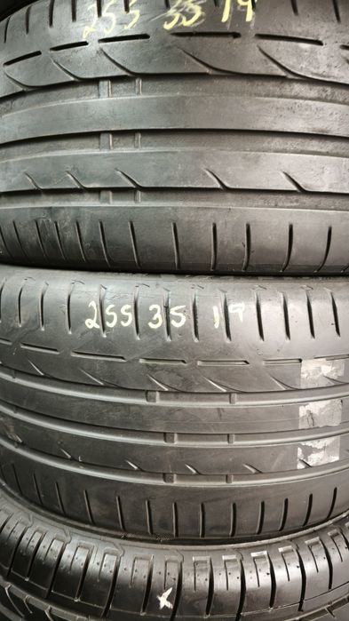 Pneus  255/35/19