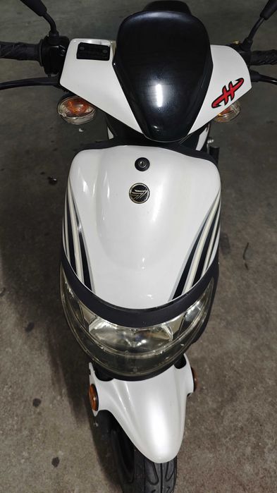 Keeway Hurricane 50cc (2 Tempos) c/ Top Case, como nova