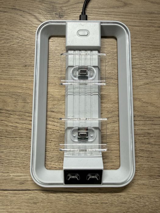 Продам зарядну станцію для контролерів PS5