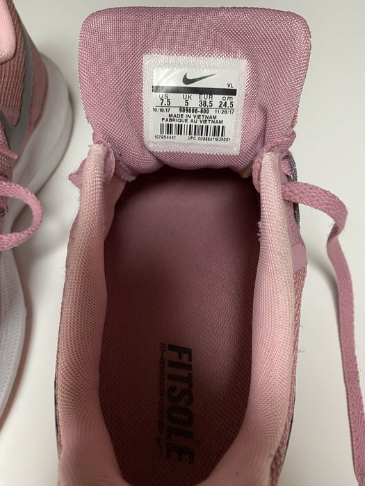 Buty sportowe damskie 38,5 Nike FITSOLE