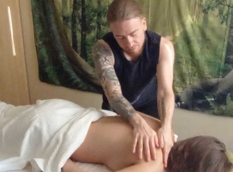 Relaksujący masaż z dodatkami