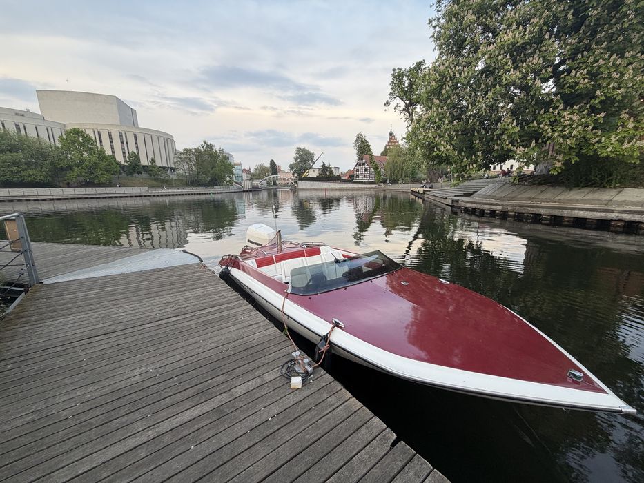 Wynajme lodz do zdjęć slubnych i innych.