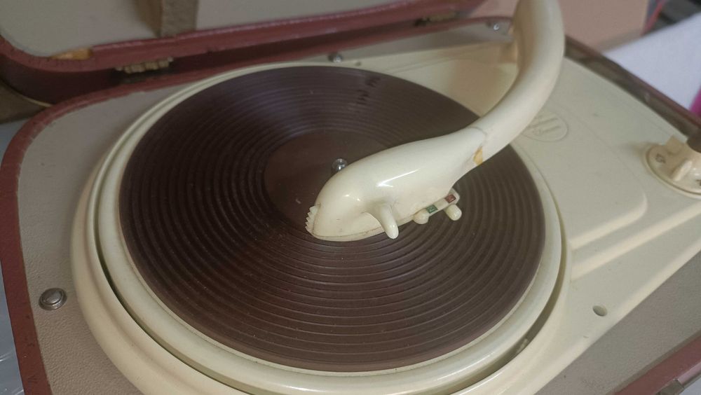 Gira Discos PE Perpetuum Ebner