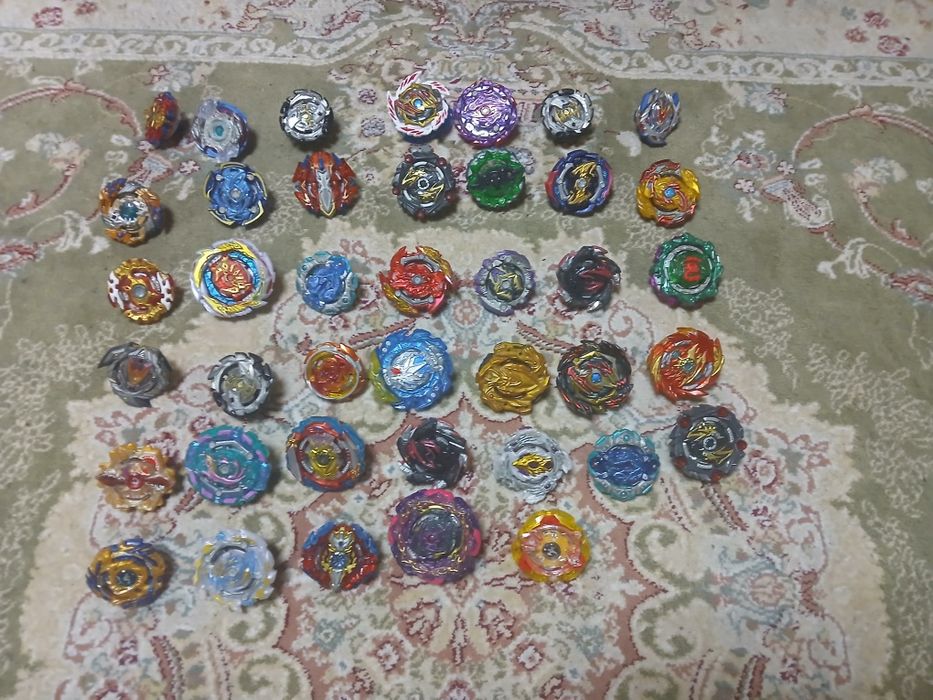 Продаю бейблейди