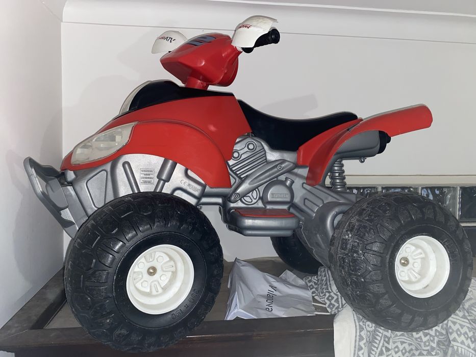 Mota 4 rodas/Quadriciclo Elétrico de criança a funcionar