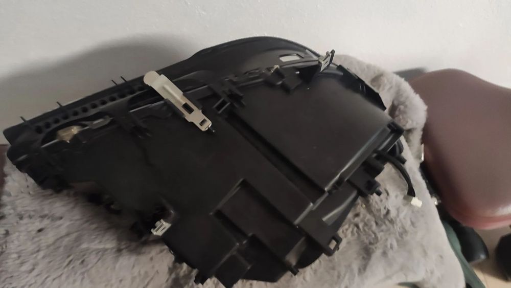 Farol direito BMW série 7 F01 bi-xenon led
