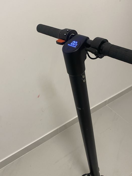 Vendo ou troco Trotinete inclui capacete