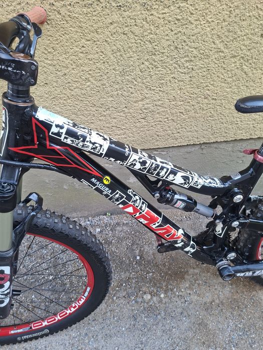 YT Industries Play Slopestyle/Dirt – Rozmiar S – Koła DT Swiss – Stan Dobry!