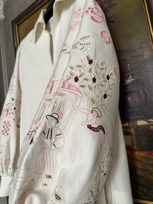 Вишиванка GUNIA яку одівала п.ЗЕЛЕНСЬКА